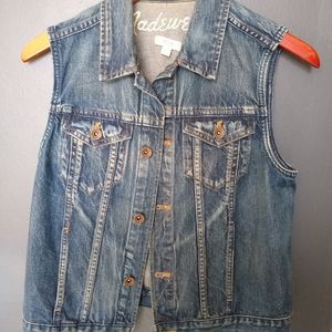 Madewell denim vest, M